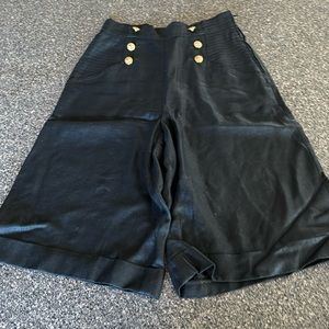Louis Feraud Shorts US6